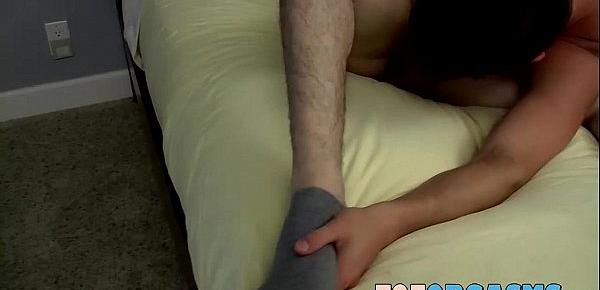  My hot gay lover sucks my toes and makes me so hard